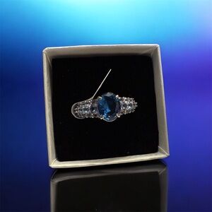 Elegant Blue Gemstone Ring